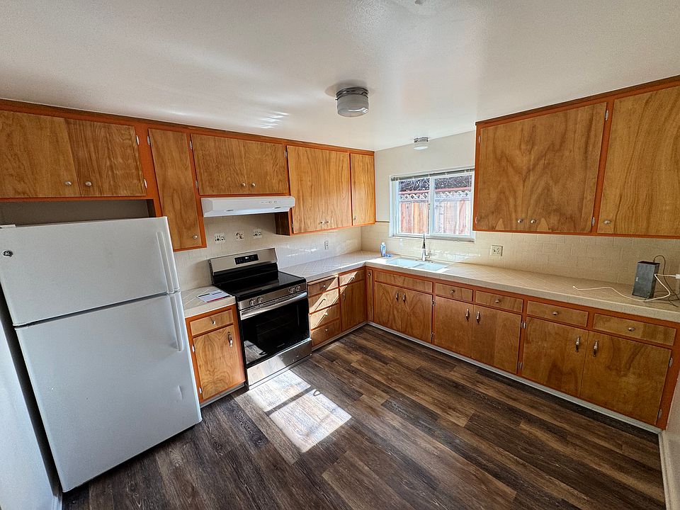 1st image of 111 Bassett St