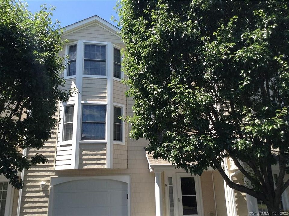 1st image of 8 Parkwood Dr #8