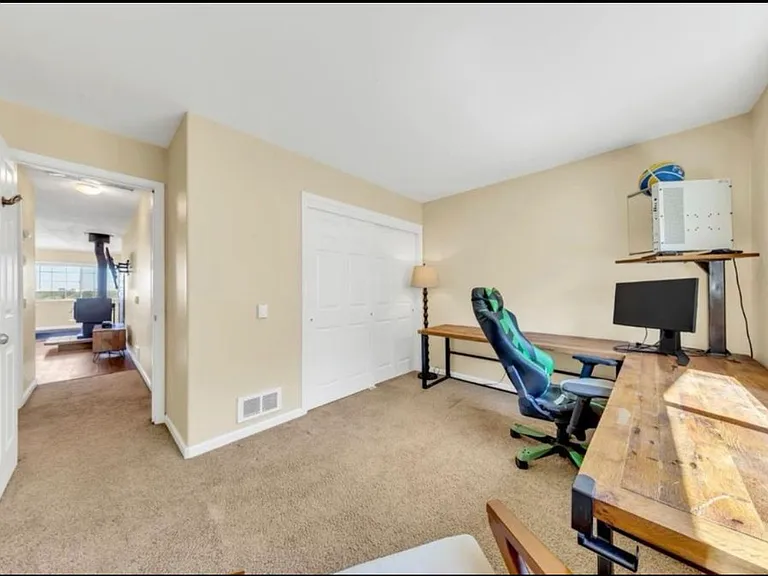12233 Hilltop Dr — Photo 6