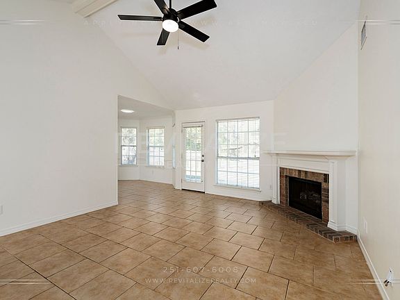 5th image of 13542 Daniels Dr