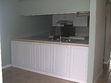2nd image of 1407 Rosewood Cir APT 10