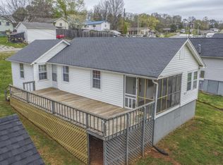 1009 E 1st Ave, Lenoir City, TN 37771