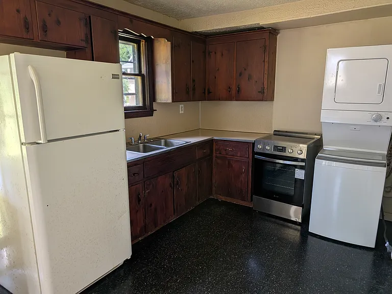 87 Kearney St #2 — Photo 5