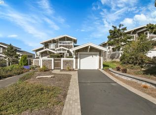 425 Capes Dr, Tillamook, OR 97141