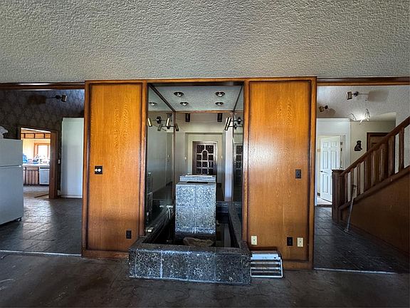 4th image of 23993 Brangus Rd