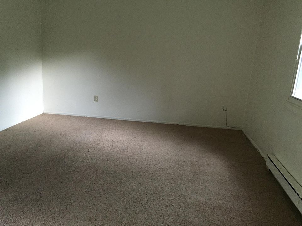 2nd image of 1668 South Rd #4B