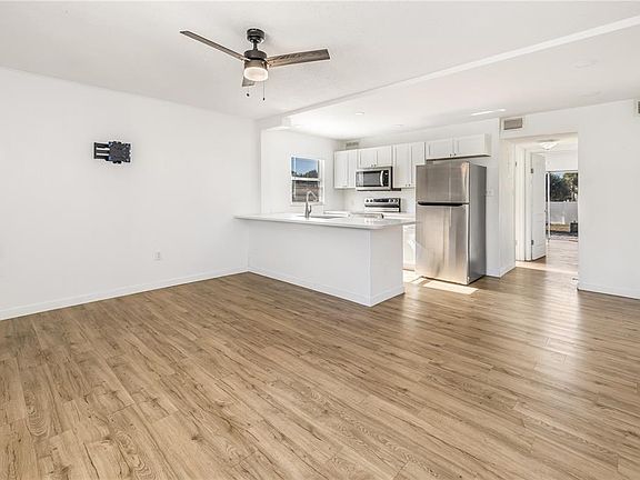 4th image of 212 S Daytona Ave APT 1