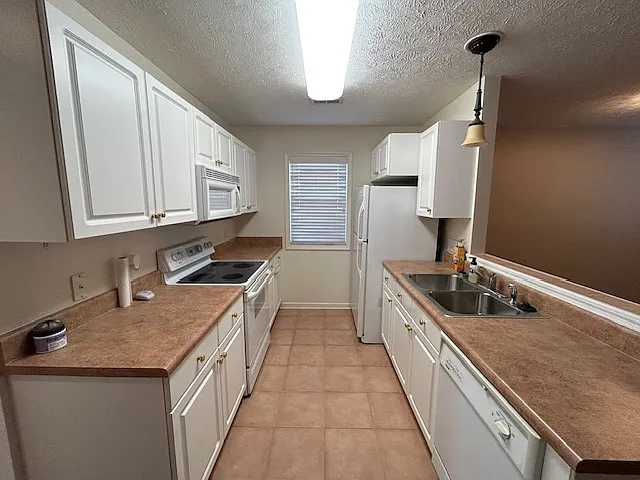 110 Perkins Pl — Photo 6