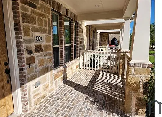 3 bed, 1673 sqft, $3,200 — Photo 2