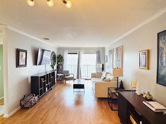 3rd image of 603 55th St APT 310