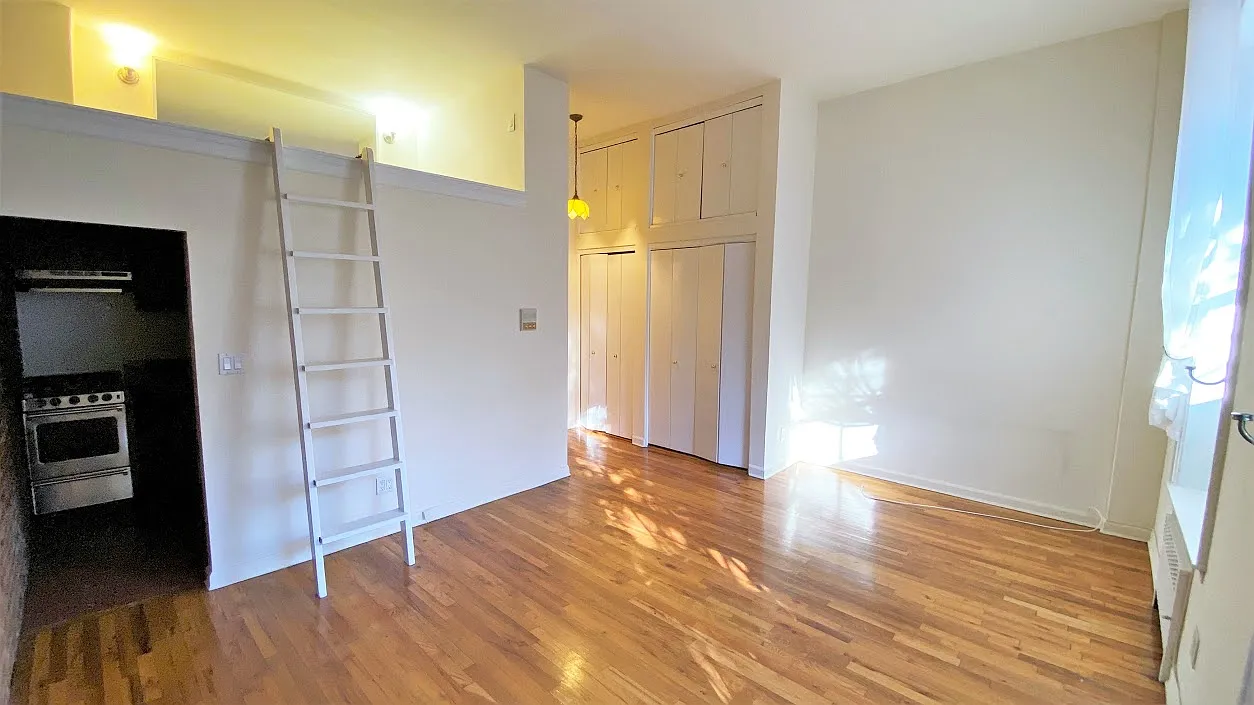 53 West 84th Street — Photo 3