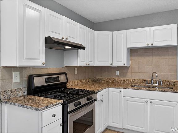 5th image of 23 Hanover Ln