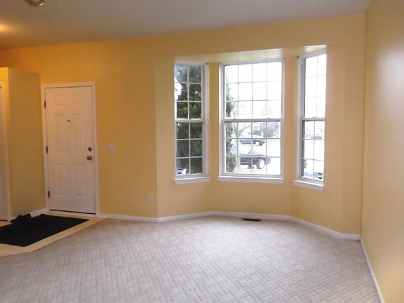 4th image of 363 Victorian Ct