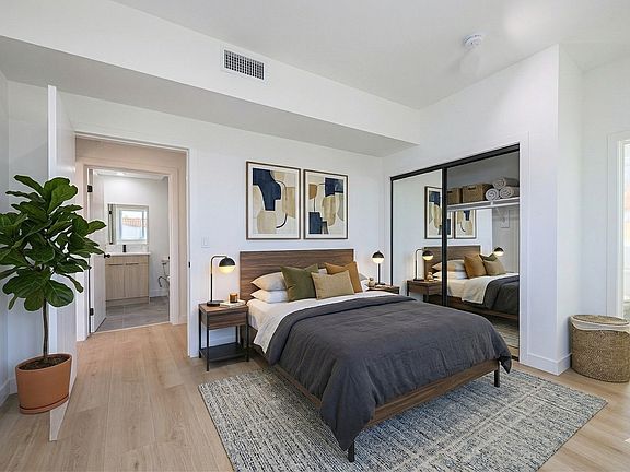 4th image of 2010 S Dunsmuir Ave #1/4