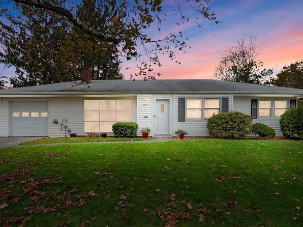 13 Wentworth Rd, Natick, MA 01760