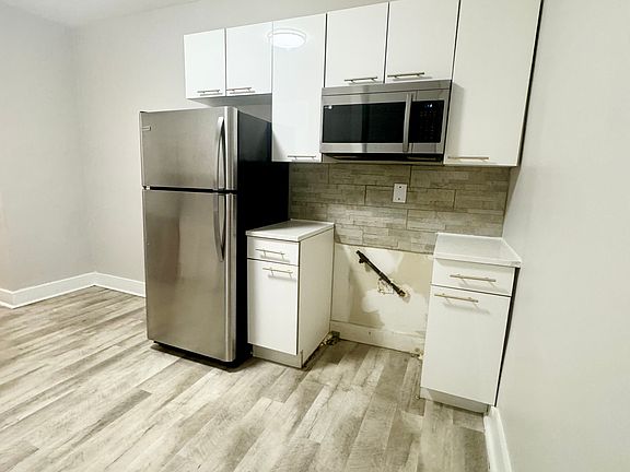 2nd image of 417 54th St #4AA