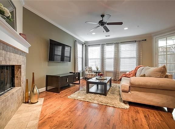 4th image of 5620 Belmont Ave Unit 4