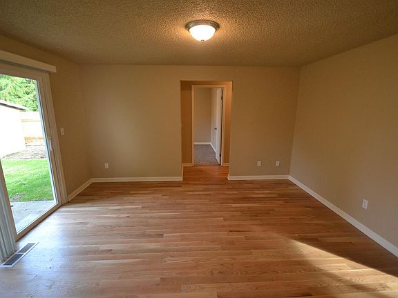 4th image of 2902 24th St SE