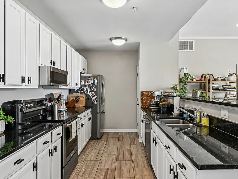2305 Worthington St #315 — Photo 6