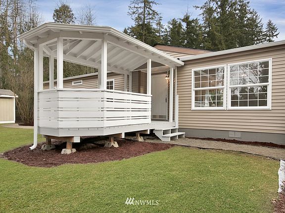 4th image of 1920 Lake Dr SW