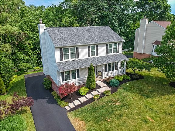 2nd image of 407 Poplar Ct