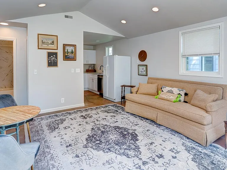 750 Alloway St #A — Photo 1