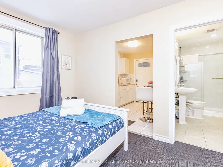 456 Bronson Ave #4 — Photo 16