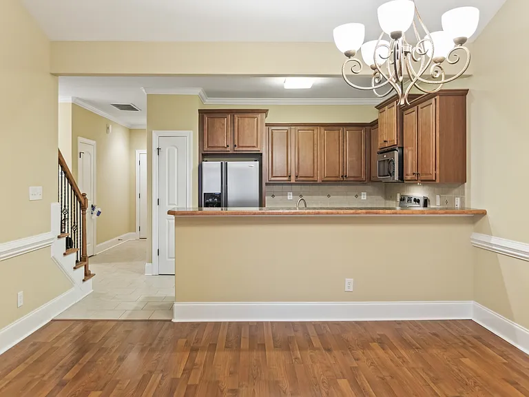 1624 Brook Hollow Dr #1-B — Photo 5