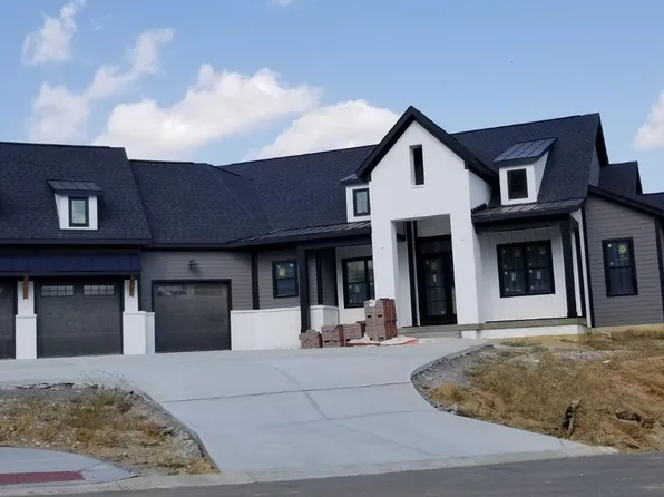 17 Paxton Ct, Loveland, OH 45140