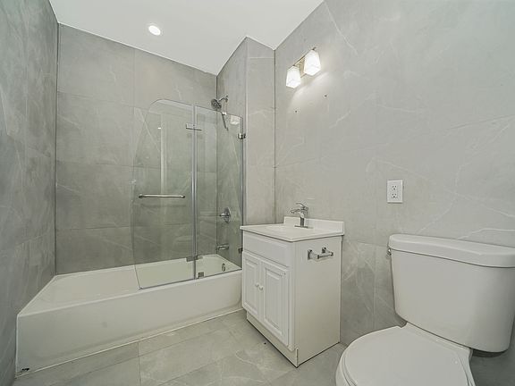5th image of 3643 Palmer Ave #3