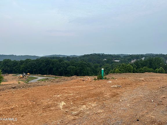 4th image of 3423 Majestic Hills Way
