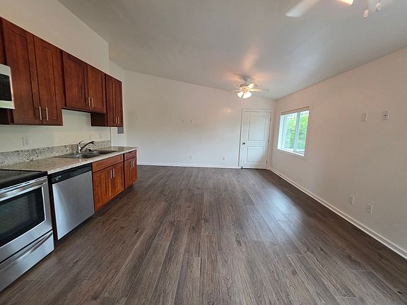 4th image of 117 Maluniu Ave APT E
