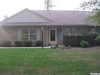 1st image of 121 Bentley Dr