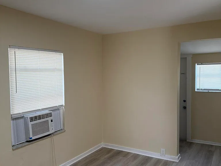 1018 Adams St #W — Photo 12