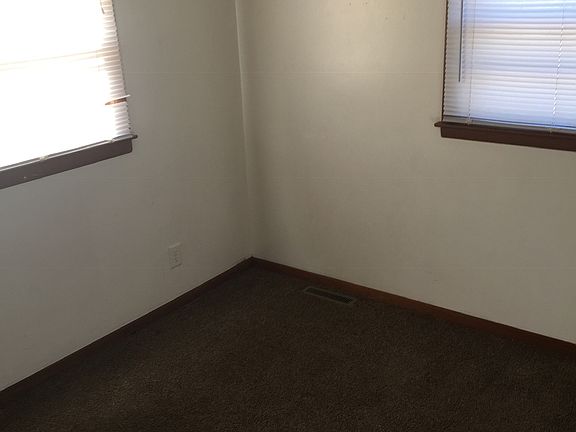 5th image of 2810 Sewell St