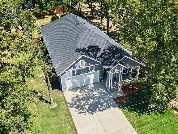 2nd image of 124 Lost Forest Rd