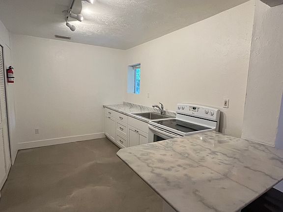3rd image of 1006 24th St