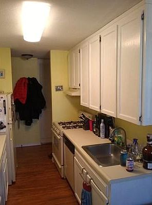 3rd image of 44 Shrewsbury Green Dr Unit K