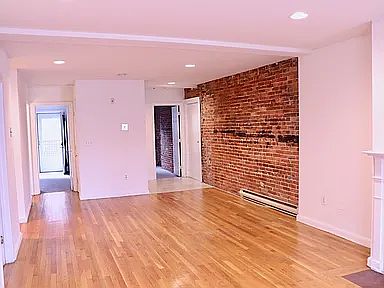 5th image of 1750-1752 Washington St #8