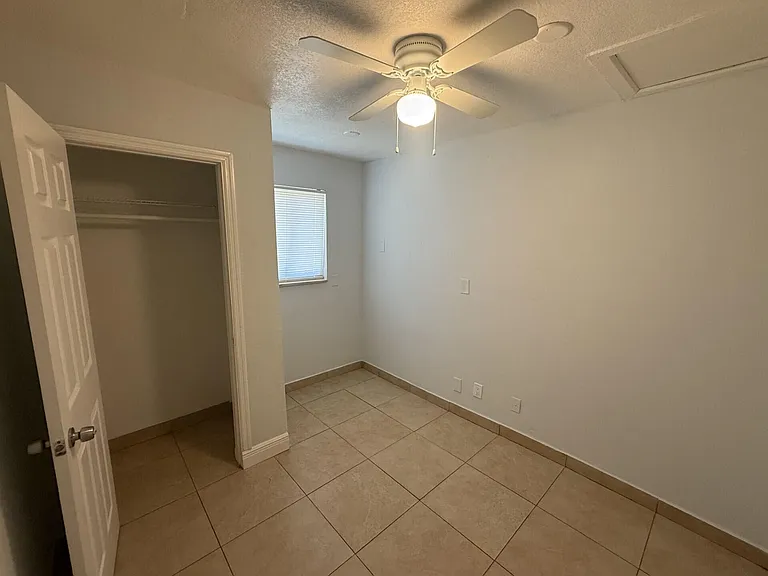 2820 Avenue S #12 — Photo 7