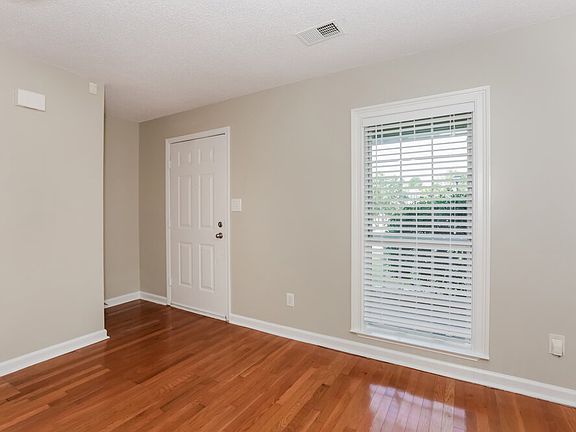 2nd image of 3106 Wythe Ct