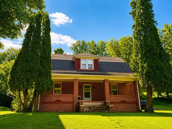 23 Byrd Hill Dr, Hot Springs, VA 24445