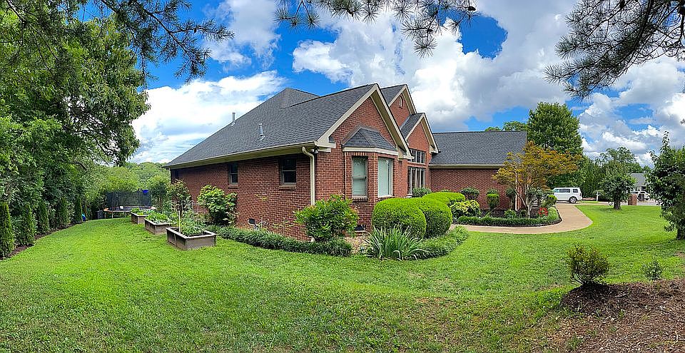1st image of 4719 Lake Forest Dr