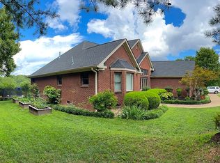 4719 Lake Forest Dr, Hixson, TN 37343