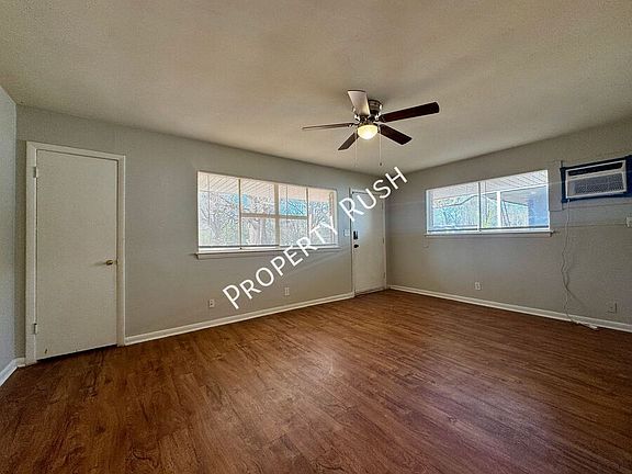 5th image of 1014 N Larchmont Ave APT B