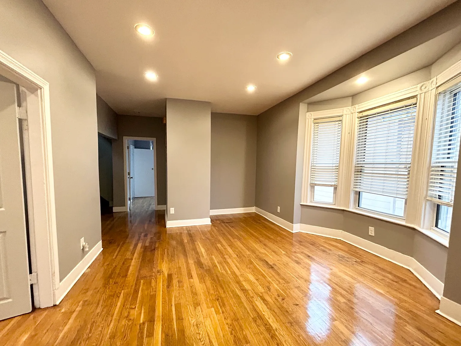 4 bed, 2204 sqft, $3,000 — Photo 3