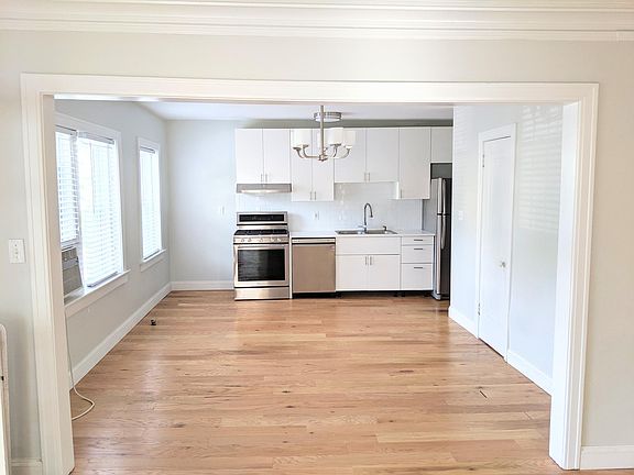 2nd image of 133 E 46th St #12