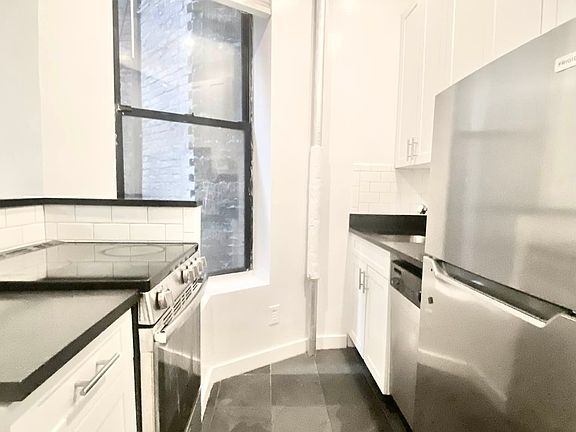 2nd image of 312 E 91st St APT 1W
