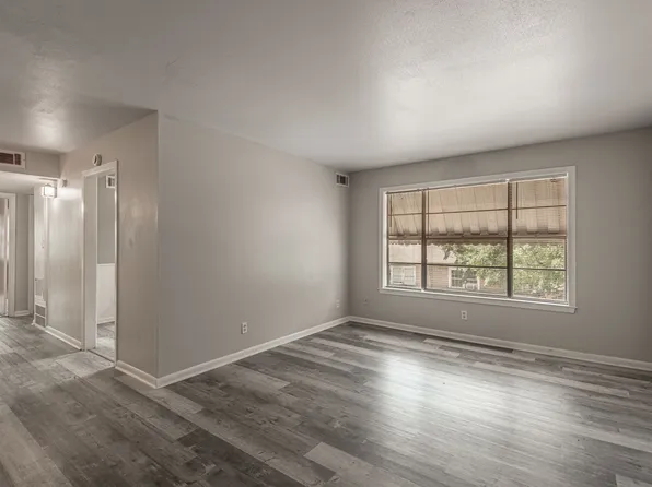 818 University Ave, Huntsville, TX