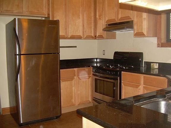 3rd image of 2731 N Monticello Ave